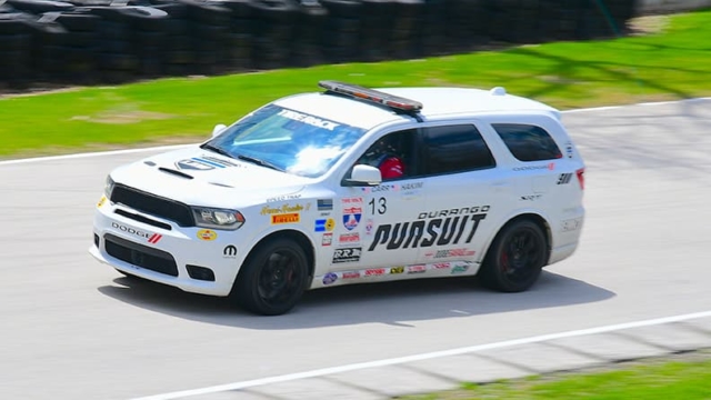 24987_02-dodge-e-pirelli-a-caccia