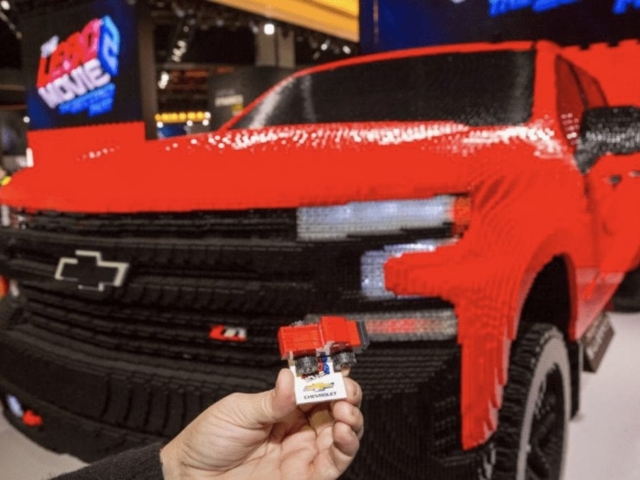 Chevrolet: ecco il Silverado-Lego