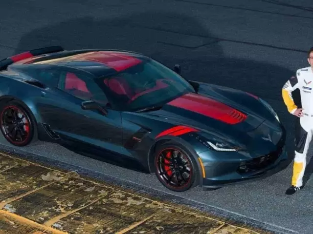 Corvette omaggia piloti e corse con le Drivers Series