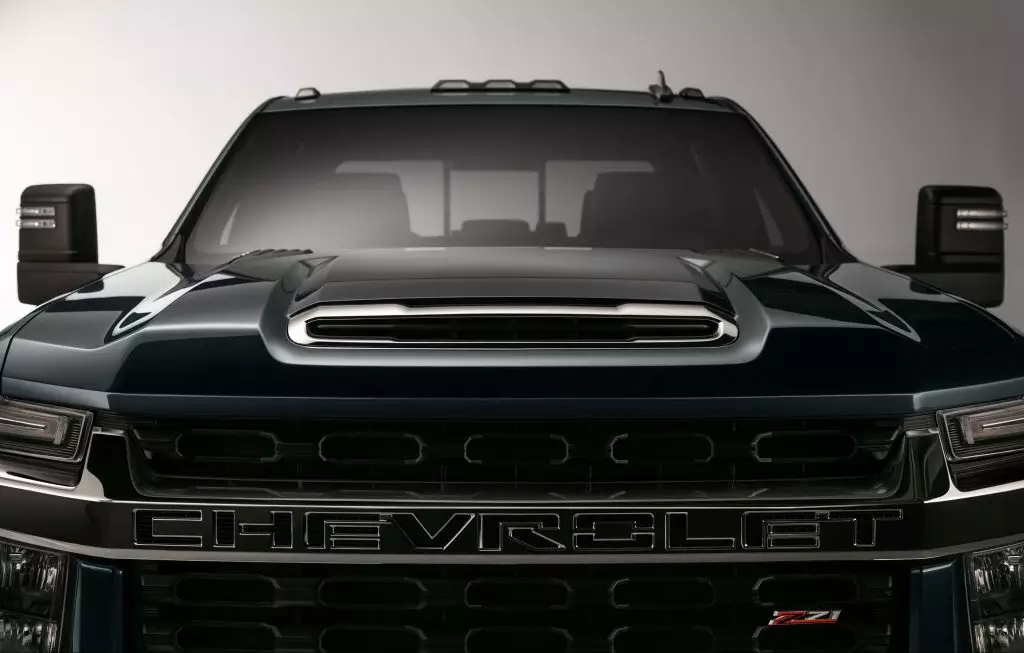 Chevrolet Silverado 2020: lanciato il teaser del nuovo pick-up