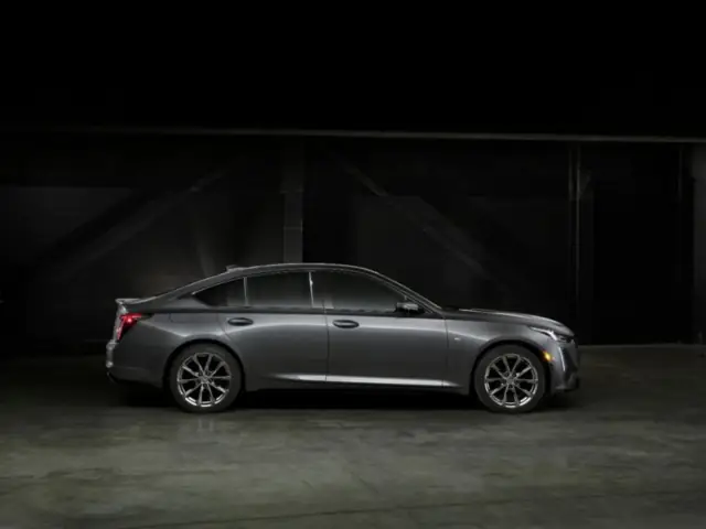 Cadillac CT5, la nuova berlina di lusso