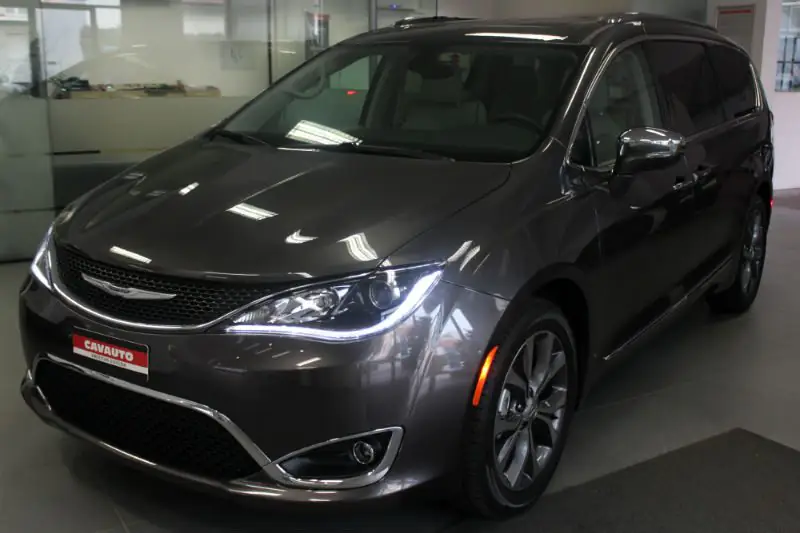 La nuova Chrysler Pacifica 2017 si accomoda nel salotto di CAVAUTO