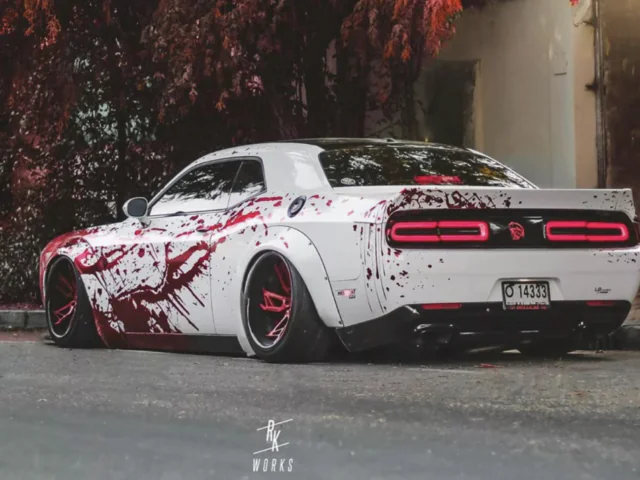 Dodge Challenger SRT Hellcat: un particolare esemplare potenziato da Liberty Walk