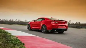 La Chevrolet Camaro ZL1 supera i 320 km/h in un test di velocità