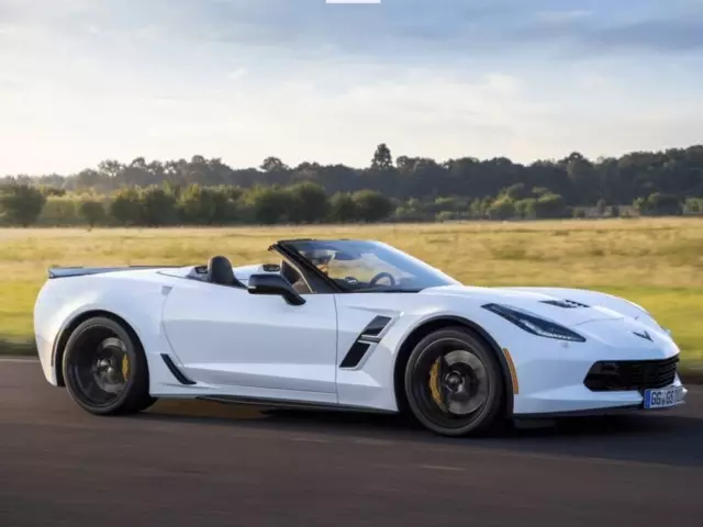 Corvette Stingray Convertible: il mito accessibile made in USA