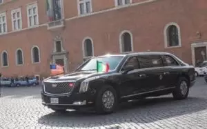 JOE BIDEN, IL PRESIDENTE USA A BORDO DELLA SUA CADILLAC “ONE”