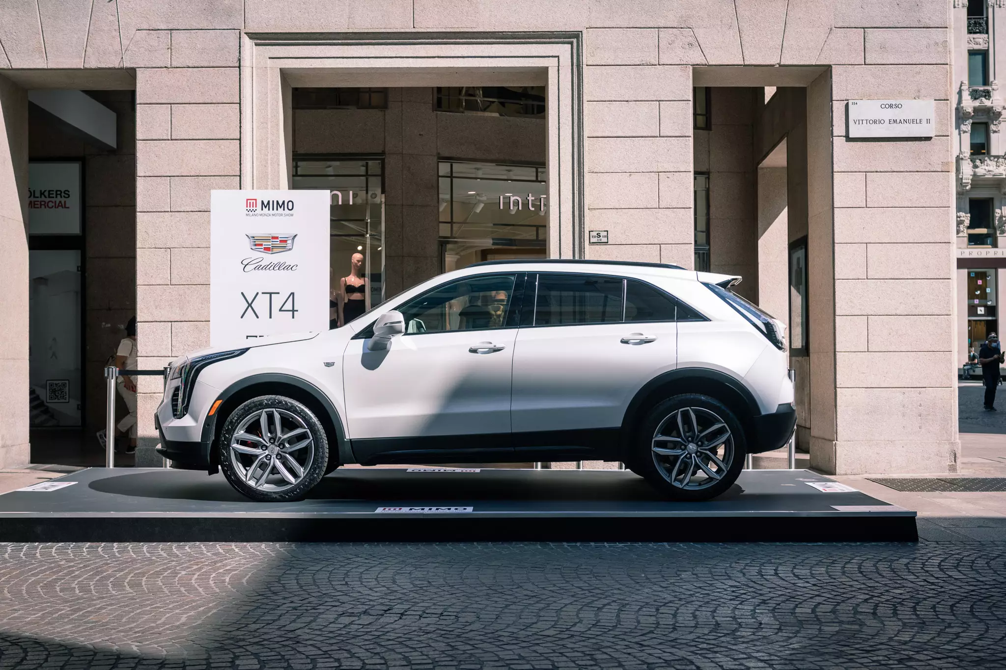 CADILLAC XT4: IL SUV COMPATTO È STATO PRESENTATO AL MIMO 2021